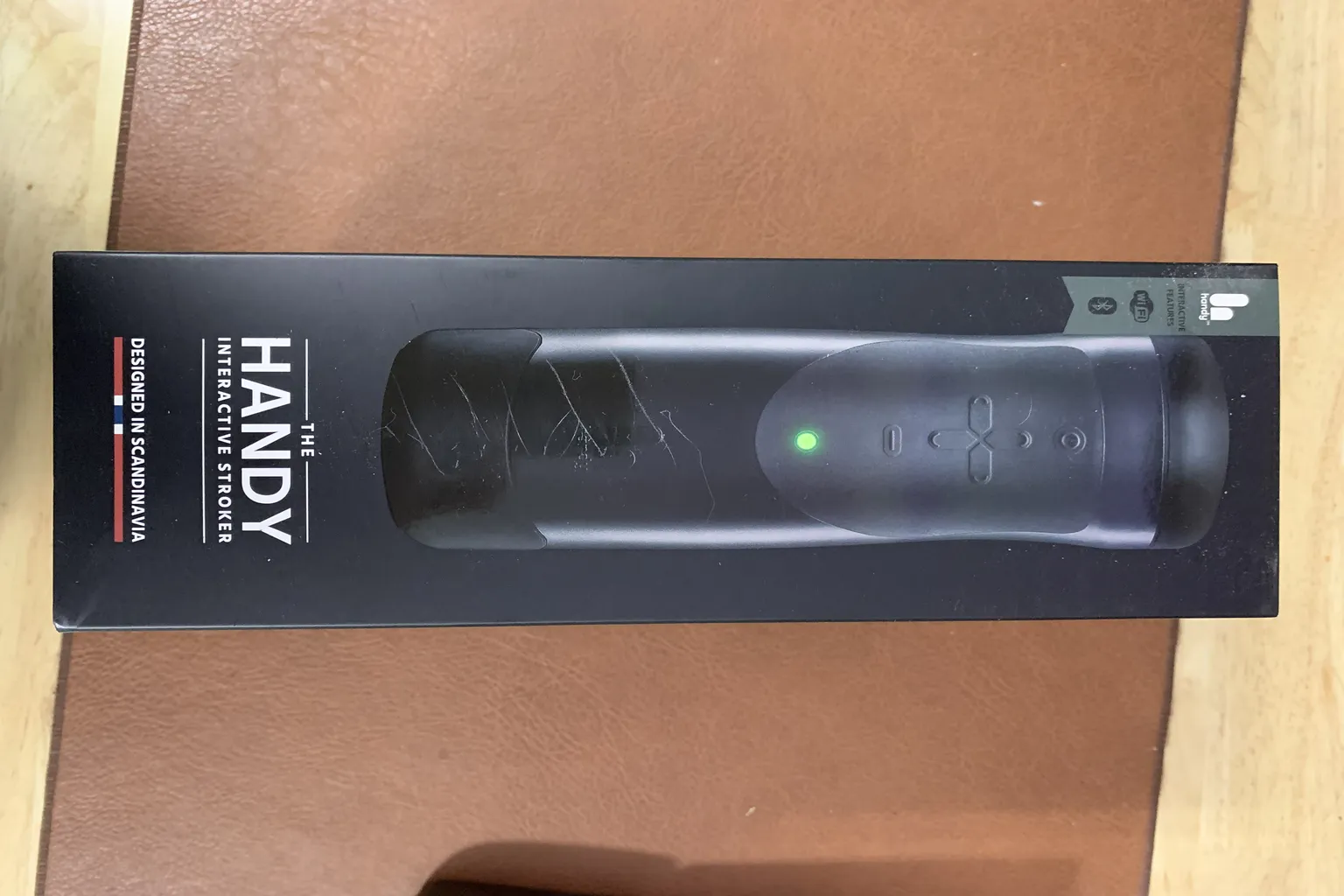 Parte frontal de la caja comercial de The Handy